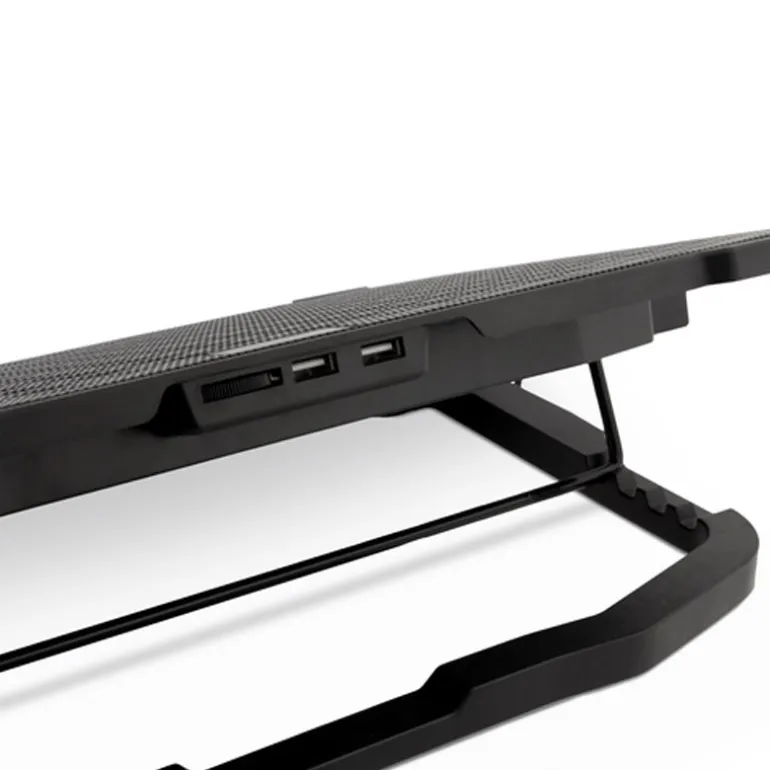 Base Coolbox NCP17-V5 Refrigeradora Con LED Hasta 17.3"