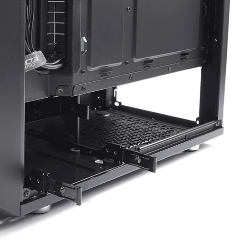 Caja/Torre Fractal Design Meshify C