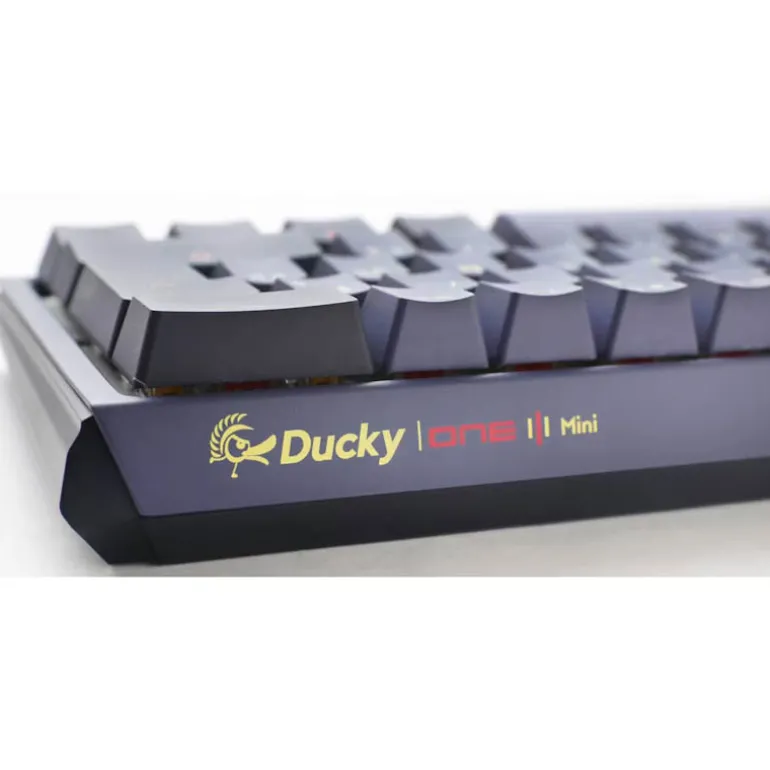 Teclado Ducky One 3 Cosmic ISO-ES RGB Hot-Swappable Switch MX Silent Morado